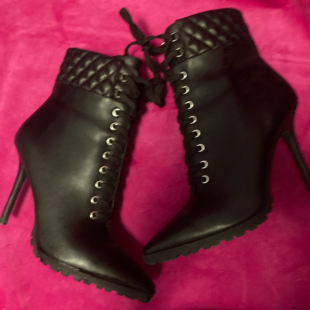 JLO Jennifer Lopez Jordie High Heel Bootie Size 9 Worn Once